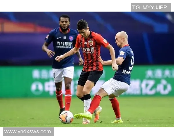 聚焦当代足球运动员成长路径与竞技精神全面解析趋势与未来发展展望